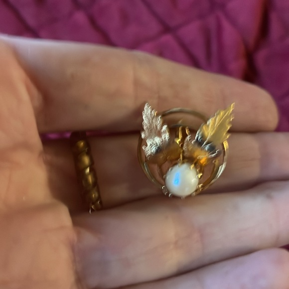 9 diff sets of clip on earrings as one bundle vintage in Great condition!! - Picture 5 of 10